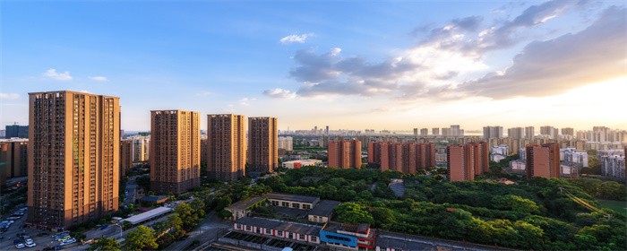 摄图网_500498490_武汉高楼城市风光(企业商用).jpg